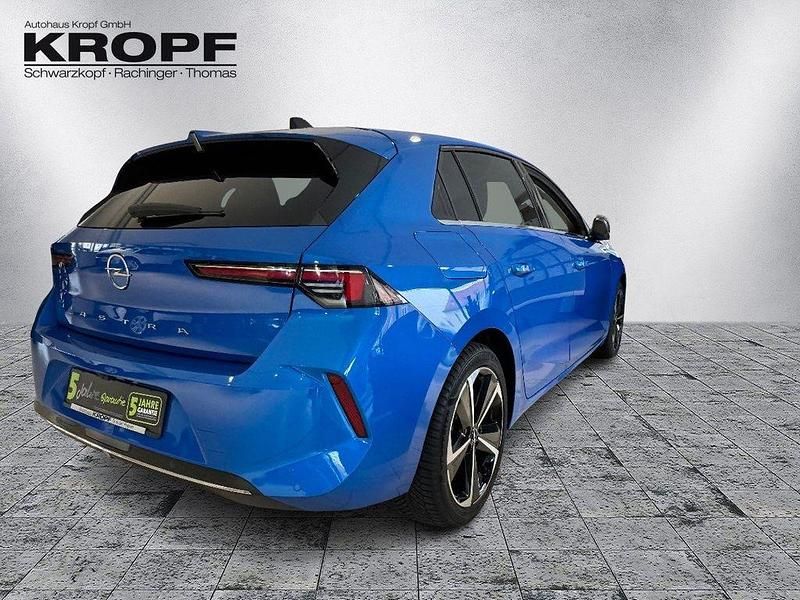 Gebraucht Opel Astra Elegance 131 PS (96 kW) 2023 Kobalt blau/vertigo blau Limousine