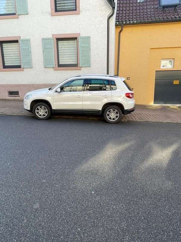 Weiß Gebraucht 2010 VW Tiguan Sportline SUV | 7.800 € (Fairer Preis) - Bild 1/4