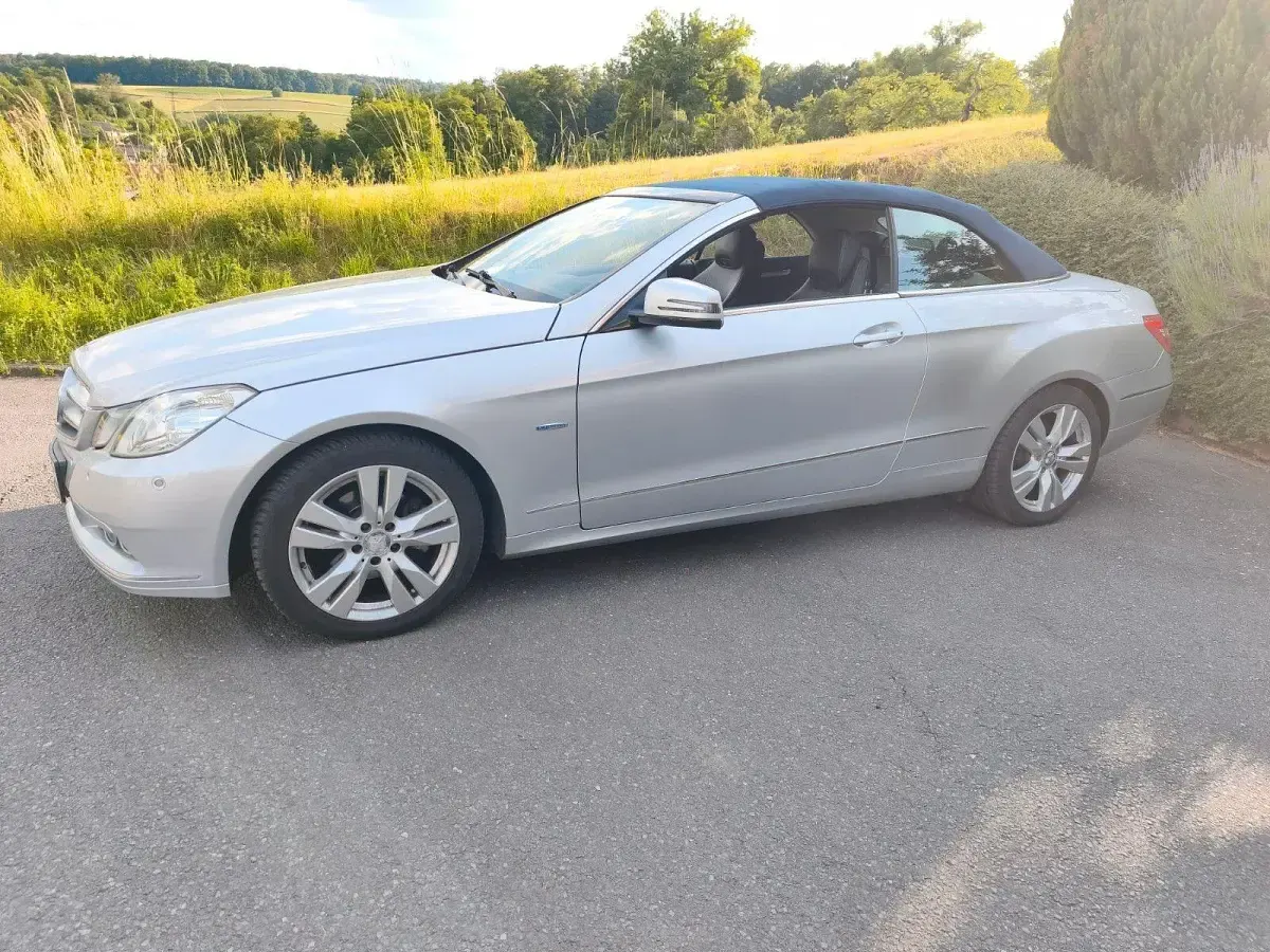 Gebraucht Mercedes E250 211 PS (155 kW) 2010 Silber Cabrio