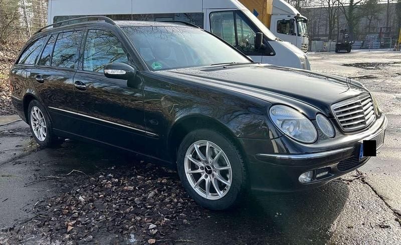 Gebraucht Mercedes E200 Elegance 163 PS (119 kW) 2003 Schwarz Kombi