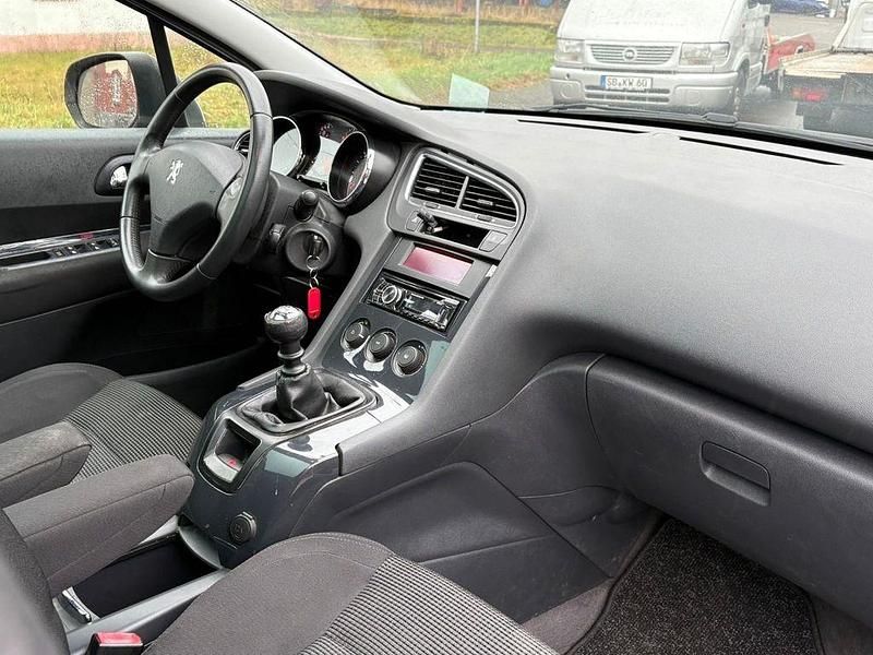 Gebraucht Peugeot 5008 Premium 156 PS (114 kW) 2011 Gris aluminium Van / Kleinbus