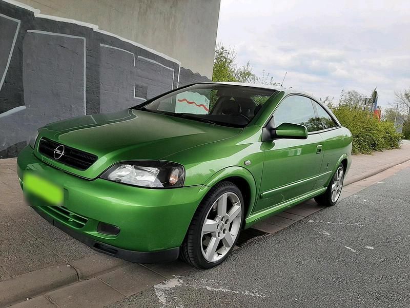 Second-hand Opel Astra 190 CP (139 kW) 2001 Verde Coupe
