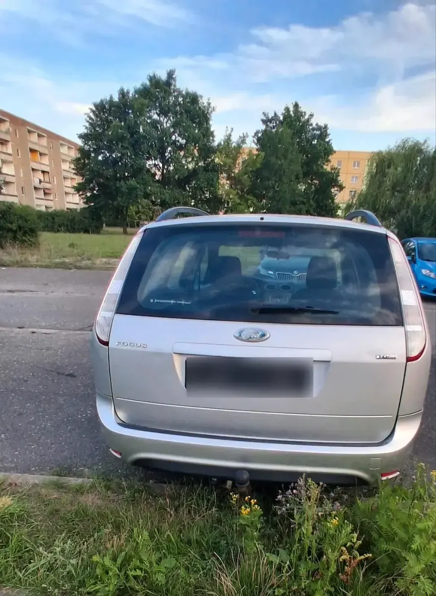 Gebraucht Ford Focus 115 PS (84 kW) 2008 Grau Kombi