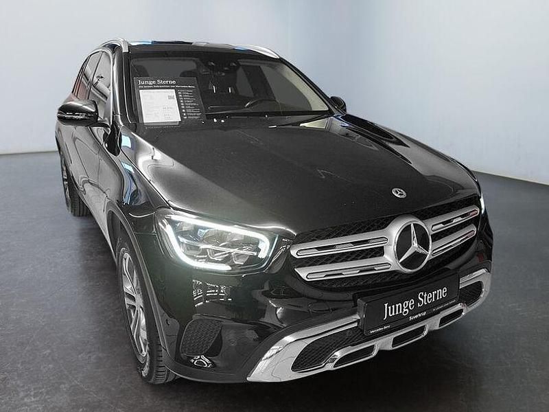 Gebraucht Mercedes GLC220 194 PS (142 kW) 2020 Unilack schwarz uni SUV