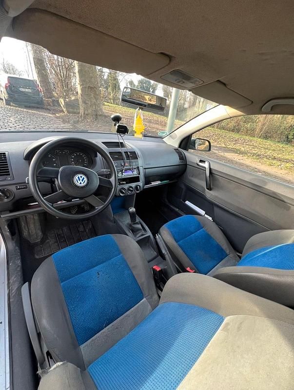 Gebraucht VW Polo 64 PS (47 kW) 2004 Silber Kleinwagen