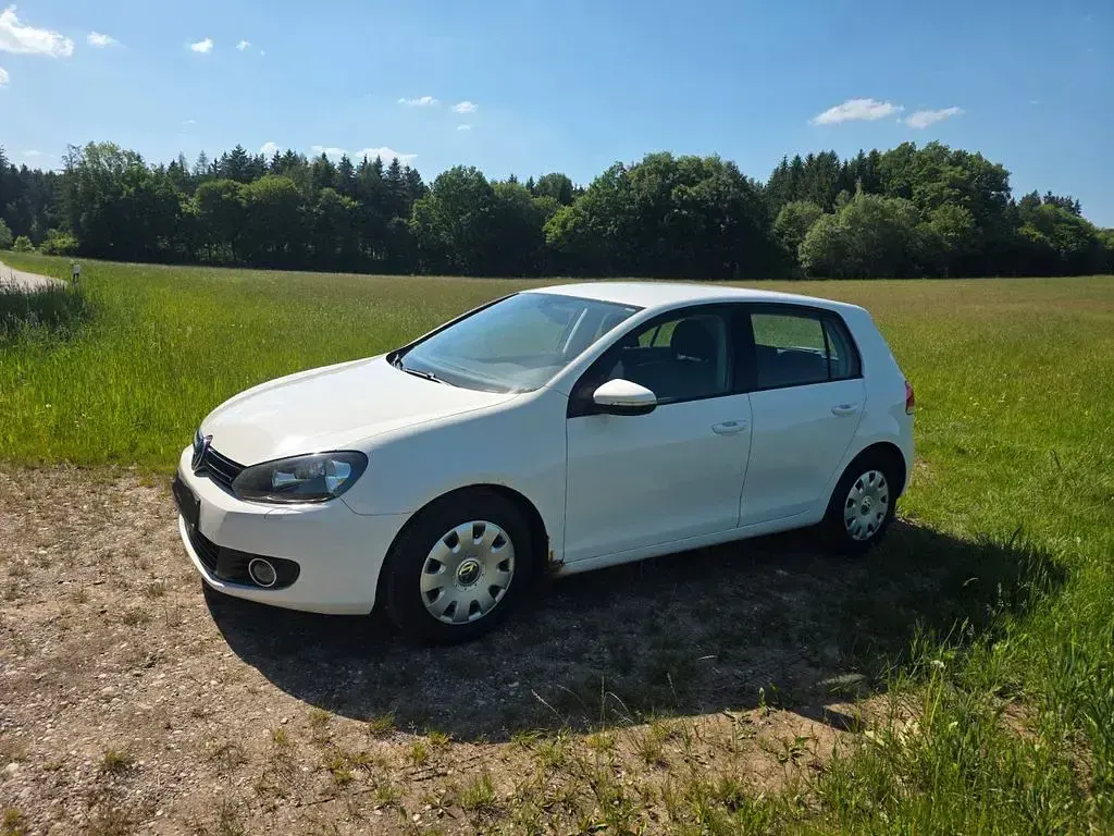 Gebraucht VW Golf VI Trendline 80 PS (58 kW) 2009 Weiß Kleinwagen