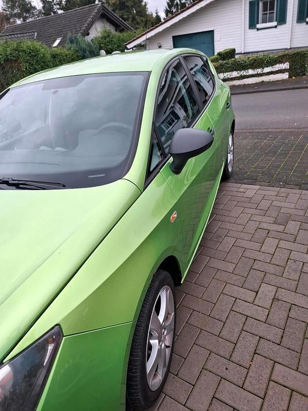 Grün Gebraucht 2012 Seat Ibiza Kleinwagen | 3.800 € (Fairer Preis) - Bild 1/4