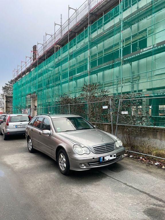 Beige Gebraucht 2004 Mercedes C180 Limousine | 1.500 € (Superpreis) - Bild 1/4