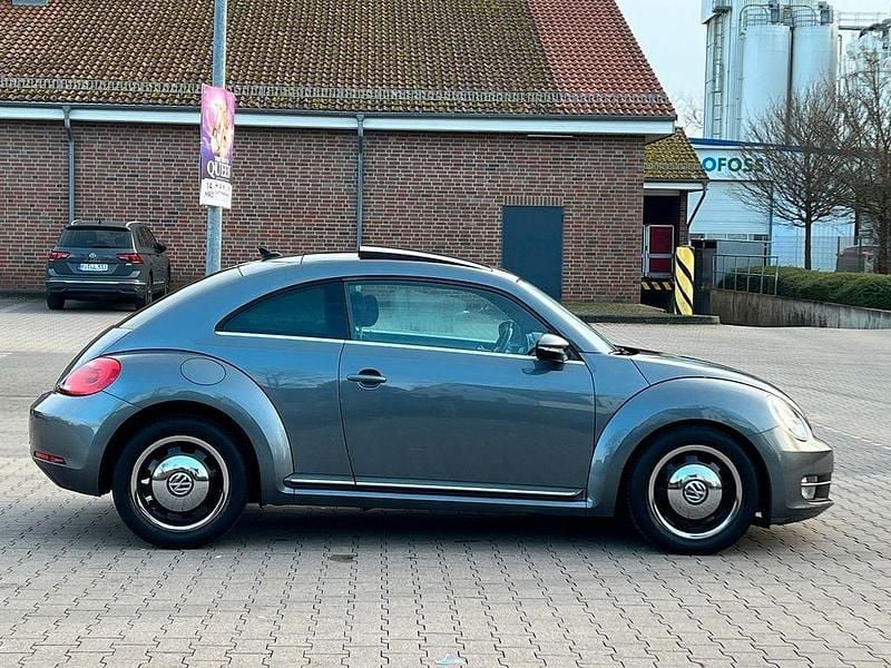 Gebraucht VW Beetle Design 105 PS (77 kW) 2013 Grau Kleinwagen