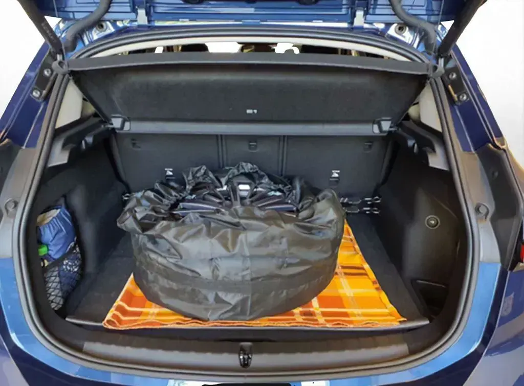 Gebraucht BMW 223 Active Tourer Luxury Line 218 PS (160 kW) 2023 Phytonicblau metallic Van / Kleinbus