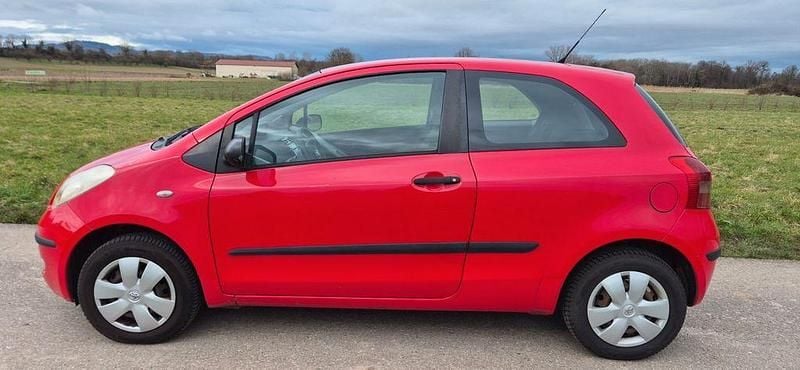 Gebraucht Toyota Yaris 69 PS (50 kW) 2008 Rot Kleinwagen