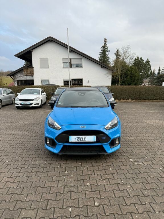 Nitrousblau metallic Gebraucht 2018 Ford Focus RS Limousine | 30.980 € (Fairer Preis) - Bild 1/4