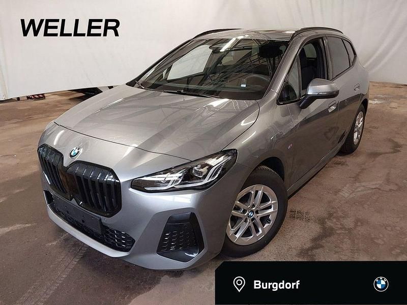 Grau Gebraucht 2025 BMW 220 M Sport Van / Kleinbus | 37.750 € (Fairer Preis) - Bild 1/4
