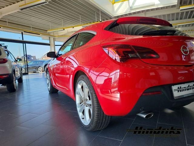 Gebraucht Opel Astra GTC Innovation 179 PS (131 kW) 2013 Rot Coupé
