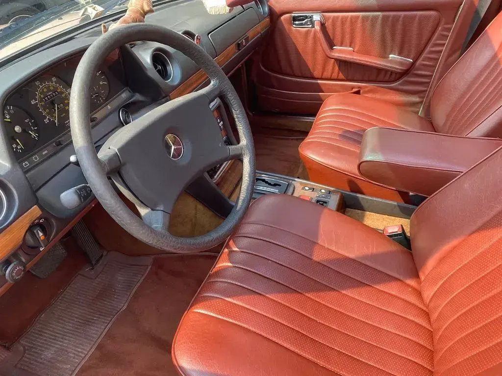 Gebraucht Mercedes 300 88 PS (64 kW) 1983 Beige Limousine