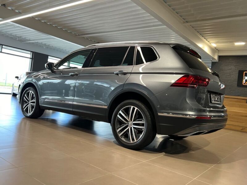 Gebraucht VW Tiguan Allspace Highline 239 PS (175 kW) 2018 Grau SUV
