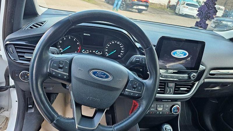 Gebraucht Ford Fiesta Trend 75 PS (55 kW) 2020 Weiß Kleinwagen