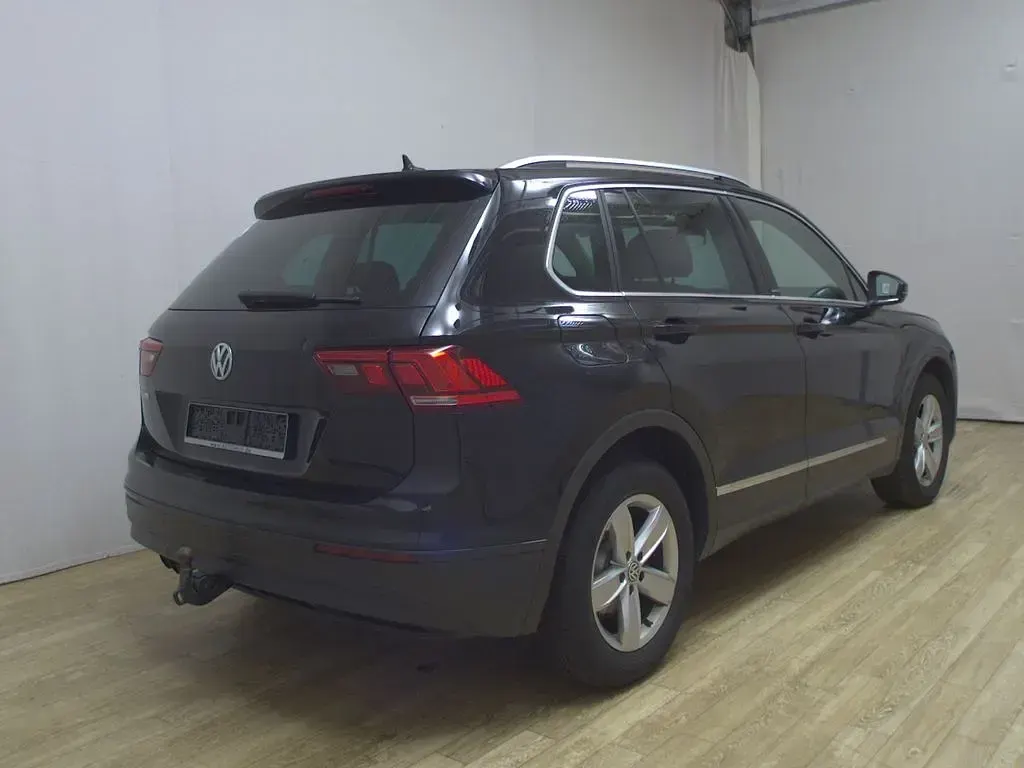 Gebraucht VW Tiguan Comfortline 150 PS (110 kW) 2020 Deep black perleffekt SUV