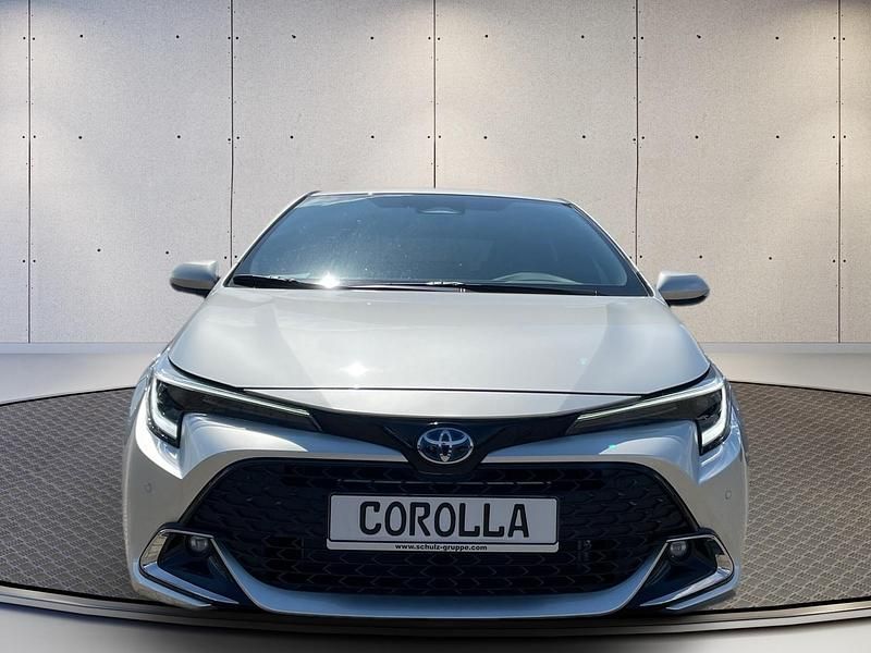 Gebraucht Toyota Corolla Team 140 PS (102 kW) 2023 Precious silver Limousine