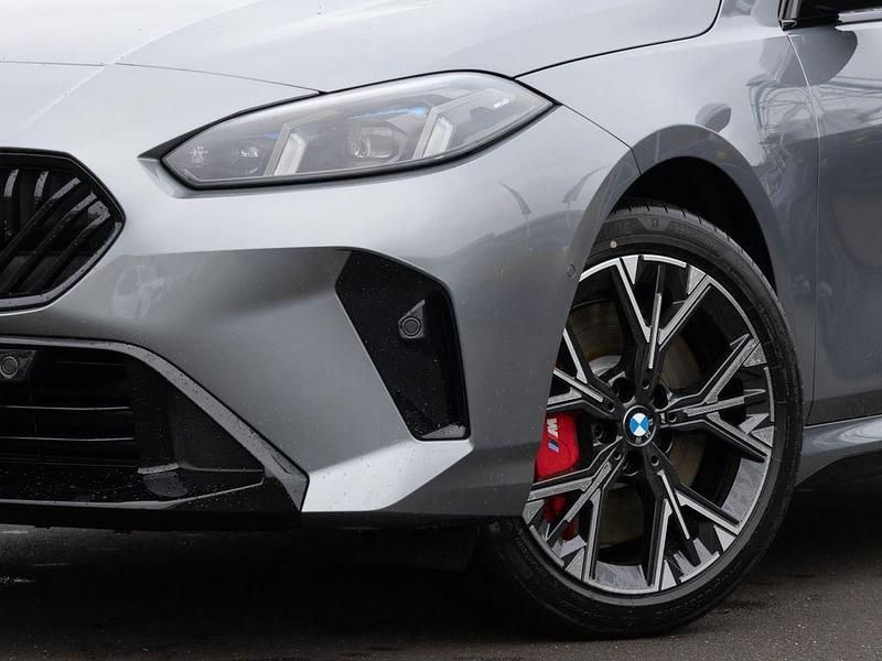 Neu BMW 120 Performance 163 PS (119 kW) 2025 Skyscraper grau Kleinwagen