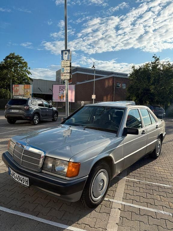 Silber Gebraucht 1990 Mercedes 190 Limousine | 5.600 € - Bild 1/4