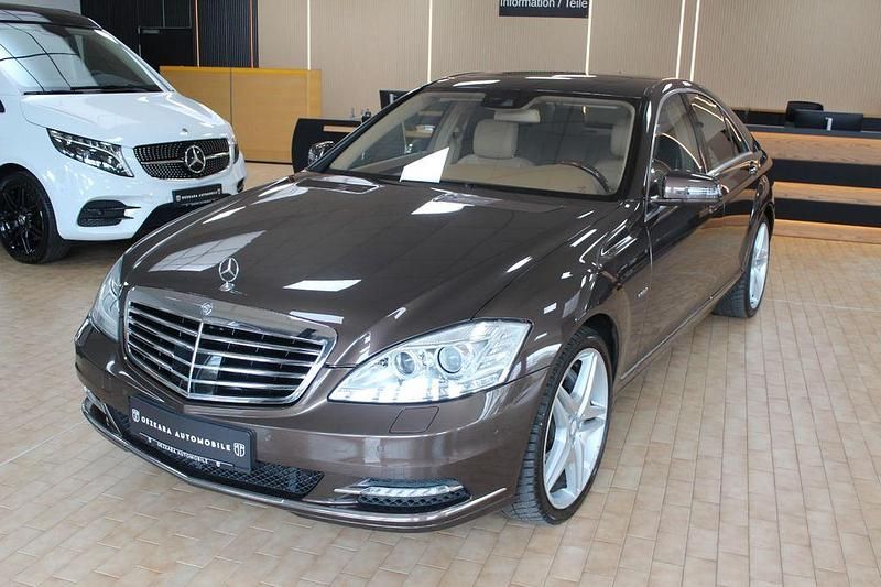 Gebraucht Mercedes S500 435 PS (319 kW) 2011 Braun Limousine