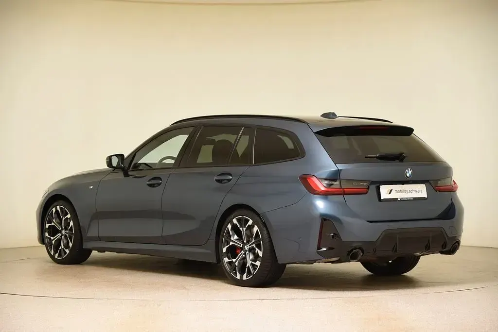 Gebraucht BMW 320 M Sport 190 PS (139 kW) 2025 Blau Kombi