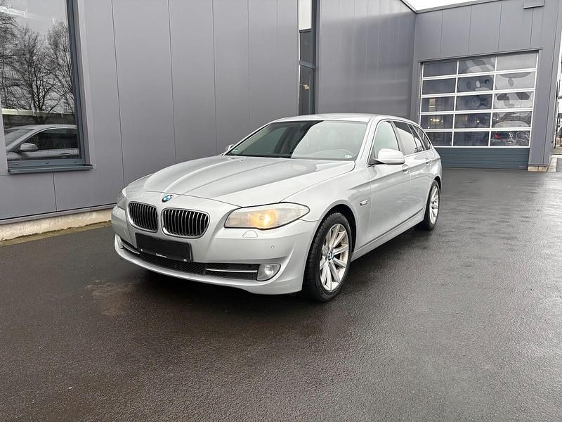 Gebraucht BMW 520 184 PS (135 kW) 2012 Silber Kombi