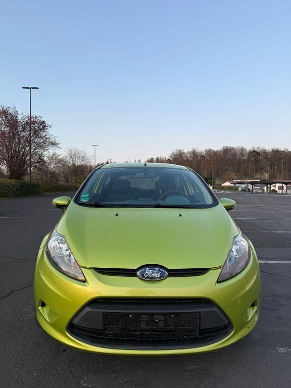 Gebraucht Ford Fiesta Trend 60 PS (44 kW) 2010 Grün Kleinwagen