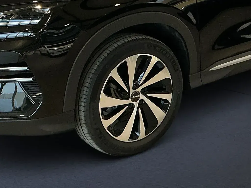 Neu BYD Seal U Boost 218 PS (160 kW) 2026 Schwarz SUV