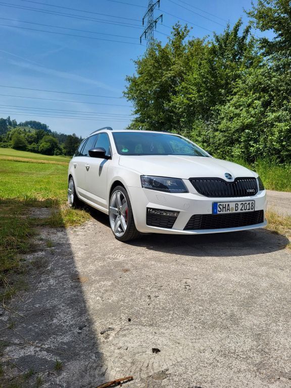 Weiß Gebraucht 2014 Skoda Octavia RS Kombi | 14.950 € (Superpreis) - Bild 1/4
