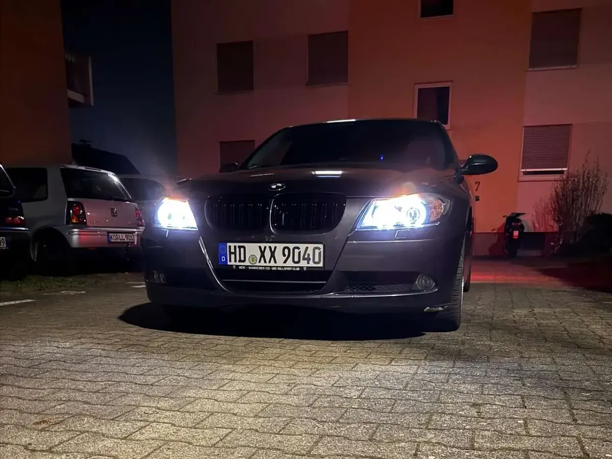 Gebraucht BMW 325 218 PS (160 kW) 2005 Grau Limousine