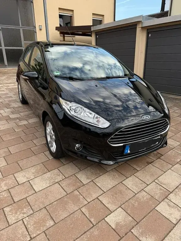 Gebraucht Ford Fiesta SYNC Edition 101 PS (74 kW) 2015 Schwarz Kleinwagen