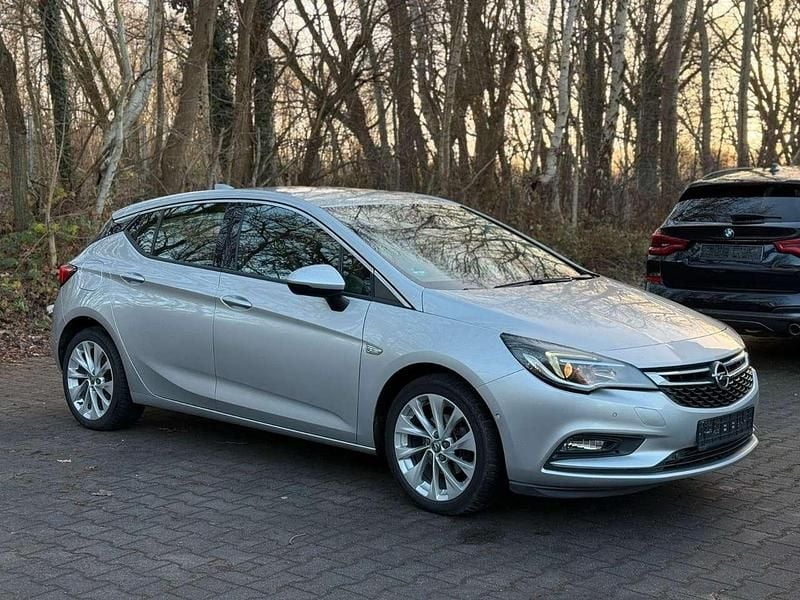 Silber Gebraucht 2017 Opel Astra Innovation Kleinwagen | 6.990 € (Guter Preis) - Bild 1/2
