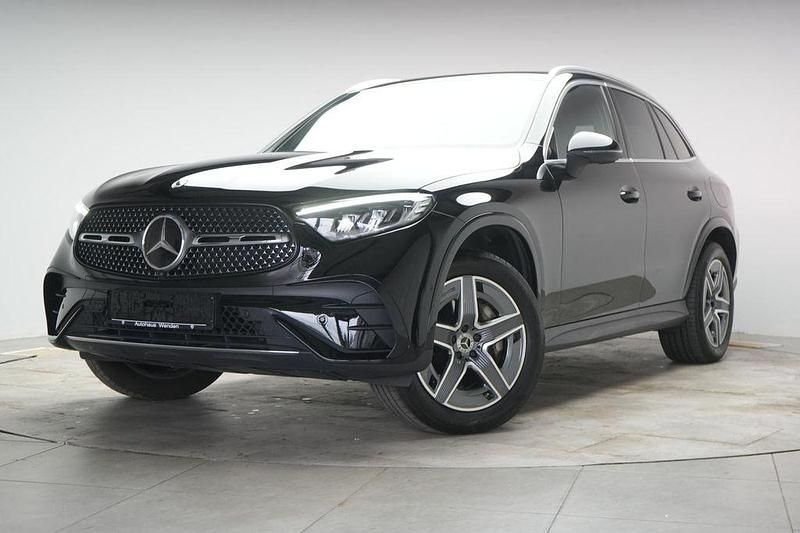 Gebraucht Mercedes GLC300e Advanced 204 PS (150 kW) 2023 Schwarz SUV