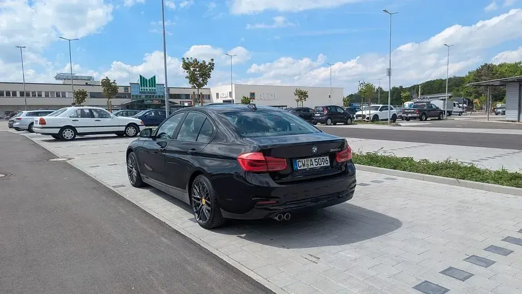 Gebraucht BMW 320 Advantage 190 PS (139 kW) 2017 Schwarz Limousine
