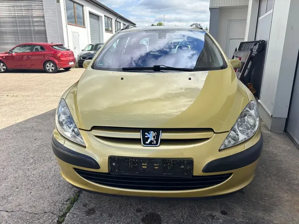 Gebraucht Peugeot 307 109 PS (80 kW) 2002 Gold Limousine