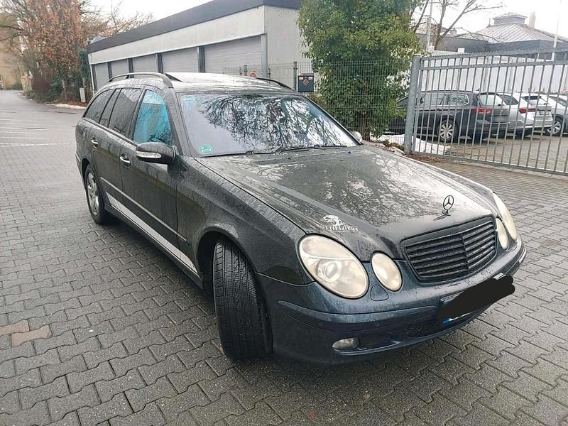 Gebraucht Mercedes E320 Avantgarde 224 PS (164 kW) 2003 Schwarz Kombi