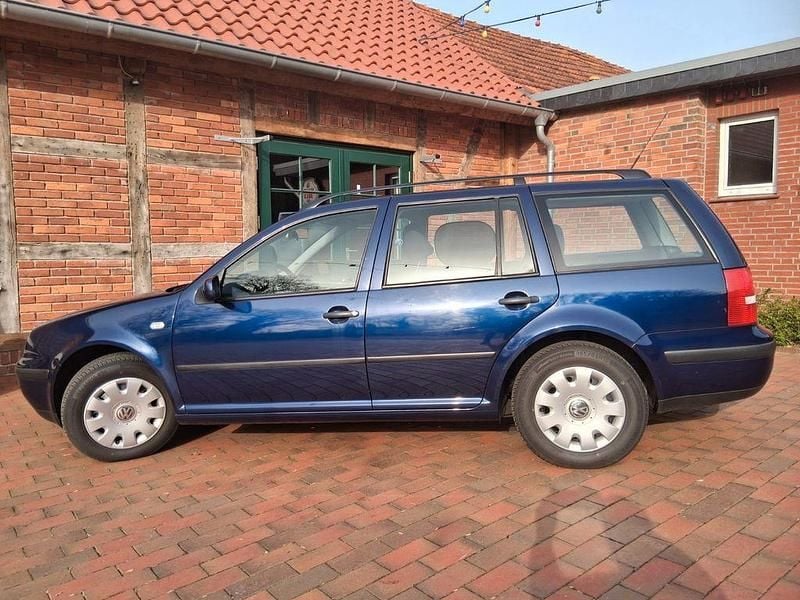 Gebraucht VW Golf IV Comfortline 75 PS (55 kW) 2003 Blau Kombi