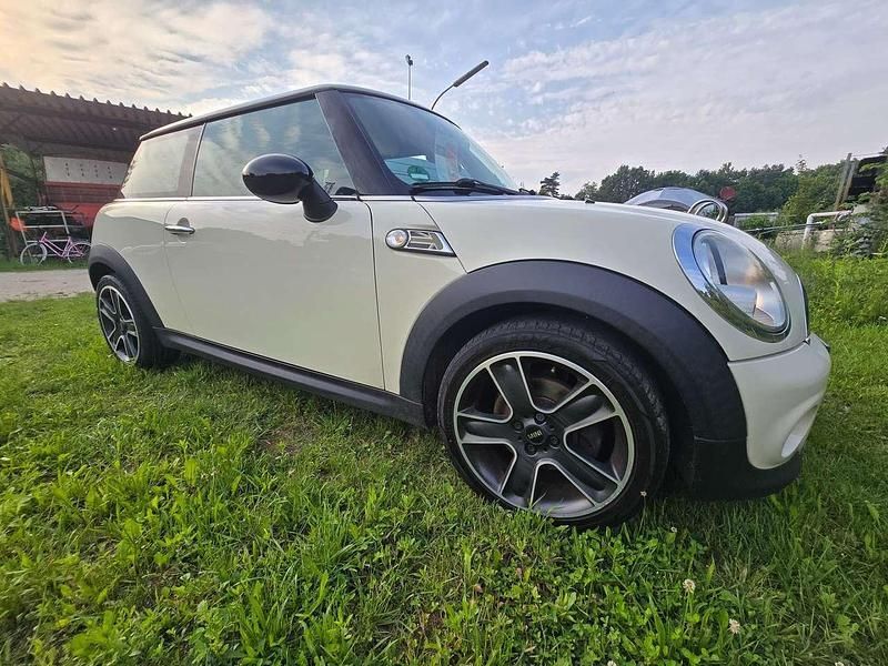 Pepper (old english) white Gebraucht 2011 Mini Cooper Kleinwagen | 6.290 € (Guter Preis) - Bild 1/4