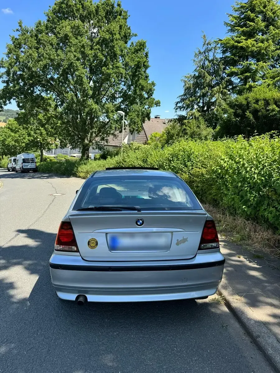 Gebraucht BMW 316 116 PS (85 kW) 2004 Silber Coupé
