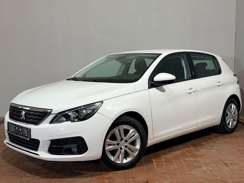 Gebraucht Peugeot 308 Active 131 PS (96 kW) 2021 Blanc banquise Limousine