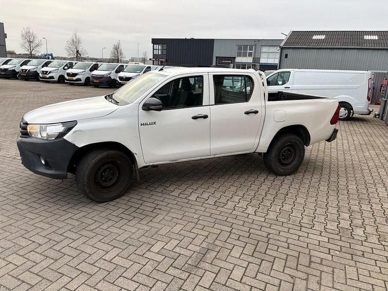 Gebraucht Toyota HiLux 150 PS (110 kW) 2018 Weiß Pickup