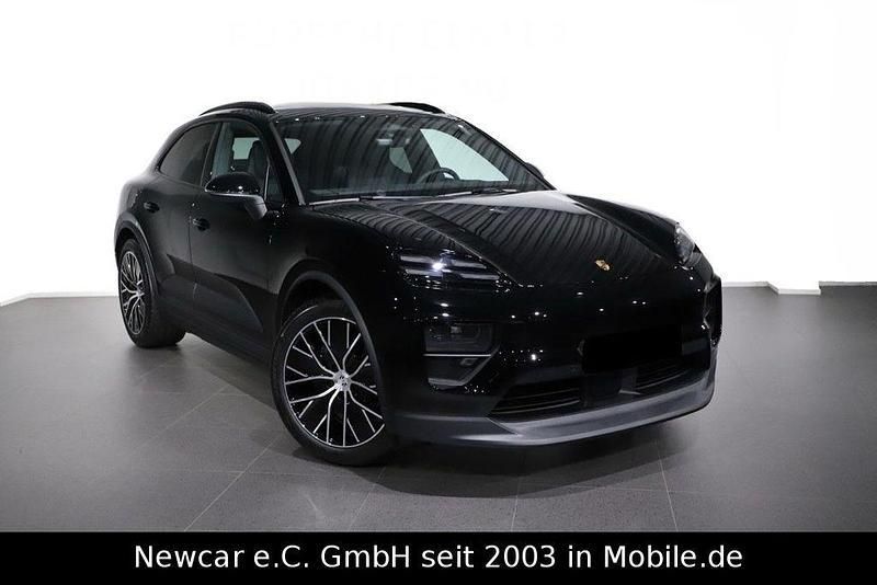 Schwarz Neu 2025 Porsche Macan 4 Electric SUV | 90.670 € (Superpreis) - Bild 1/4