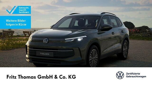 Cipressinogrün Gebraucht 2024 VW Tiguan Life SUV | 36.950 € (Etwas zu teuer) - Bild 1/2