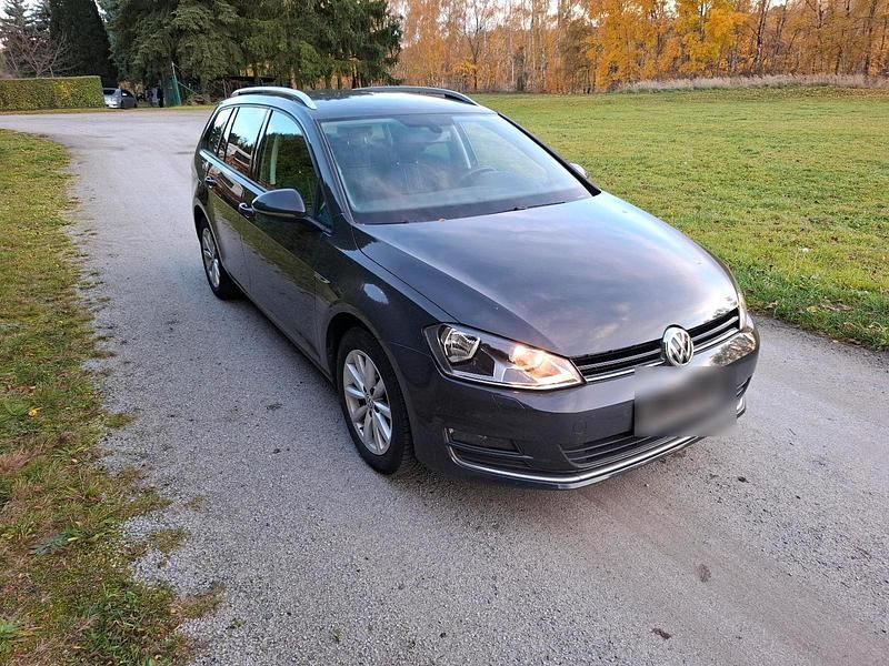 Grau Gebraucht 2016 VW Golf VII Kombi | 9.999 € (Guter Preis) - Bild 1/4