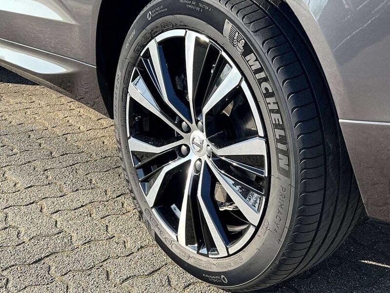 Gebraucht Volvo XC60 Plus 455 PS (334 kW) 2023 Grau SUV