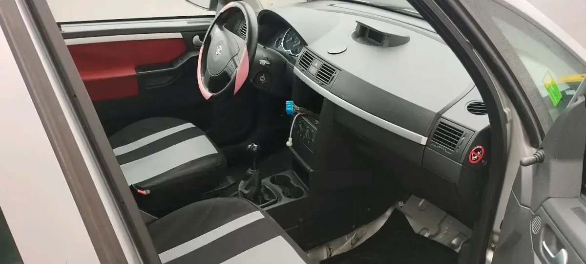 Gebraucht Opel Meriva 125 PS (91 kW) 2003 Silber Van / Kleinbus