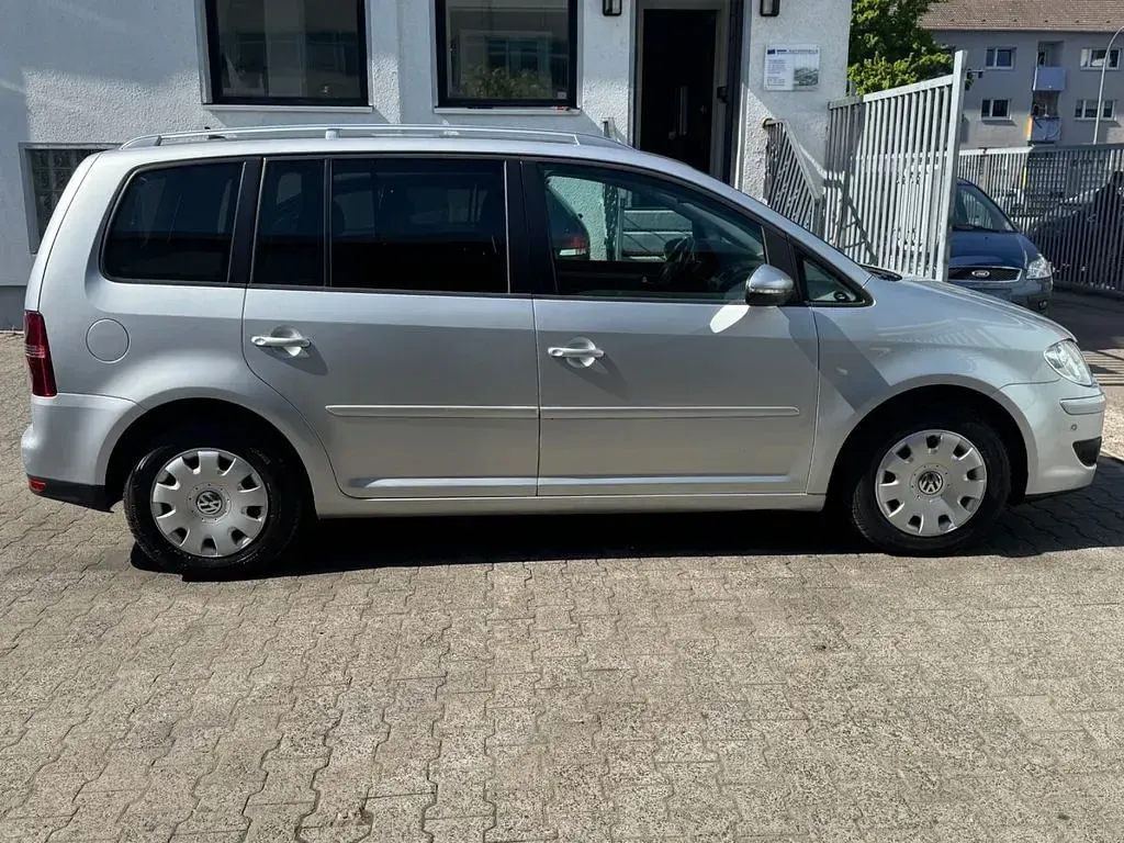 Gebraucht VW Touran Trendline 140 PS (102 kW) 2009 Silber Van / Kleinbus