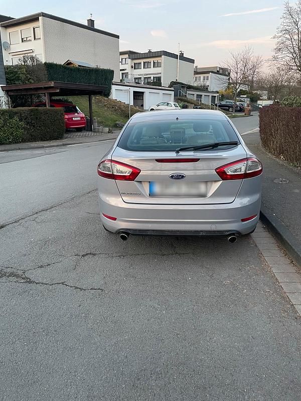 Używany Ford Mondeo Titanium X 204 KM (150 kW) 2013 Srebrny Sedan/Limuzyna